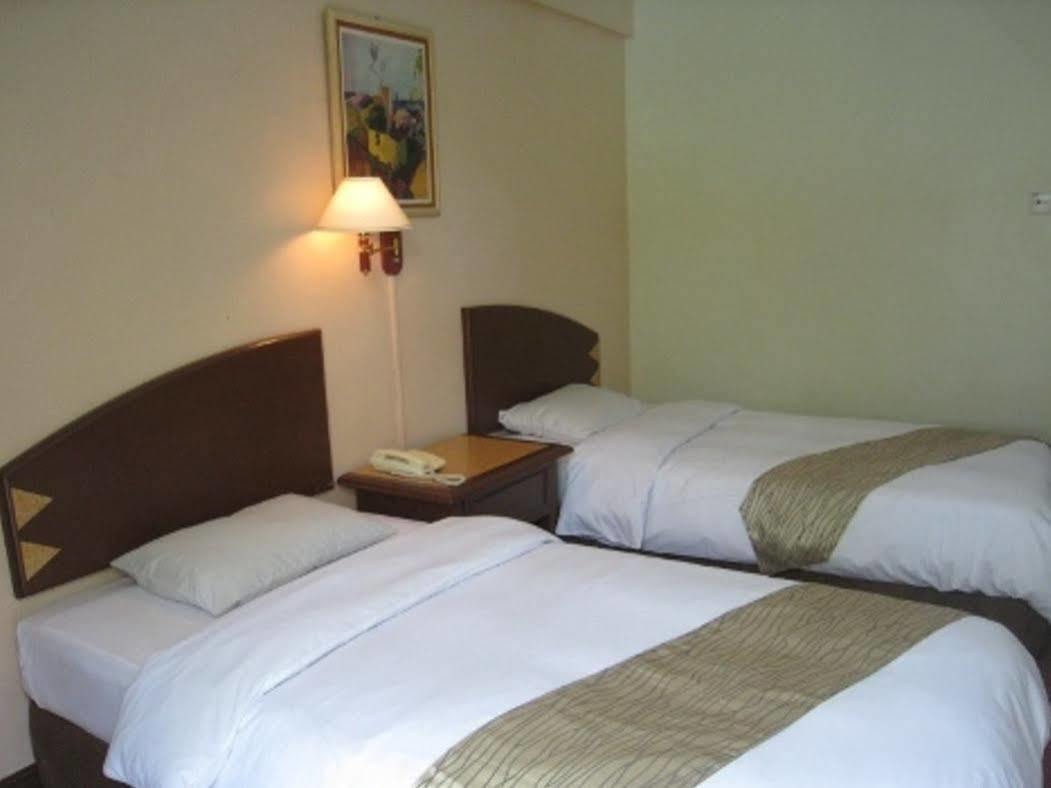 Casuarina Hotel Kota Kinabalu Exterior foto